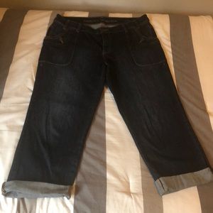 Vera Wang Straight Leg Capri